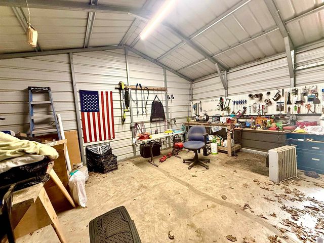1211 Lawson Rd, Murray, KY 42071