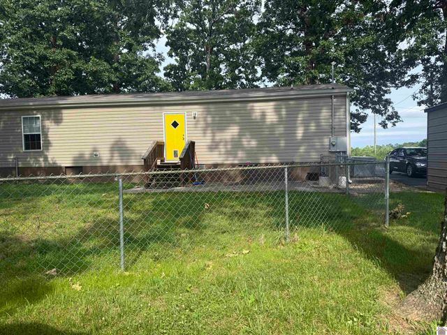 1211 Lawson Rd, Murray, KY 42071