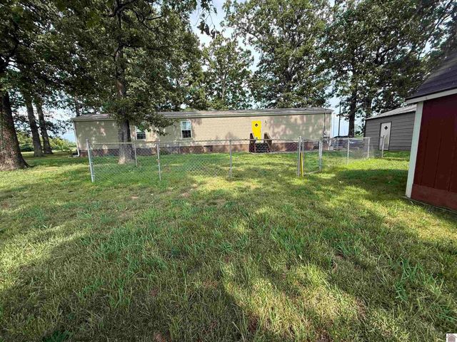 1211 Lawson Rd, Murray, KY 42071