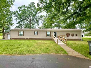 1211 Lawson Rd, Murray, KY 42071