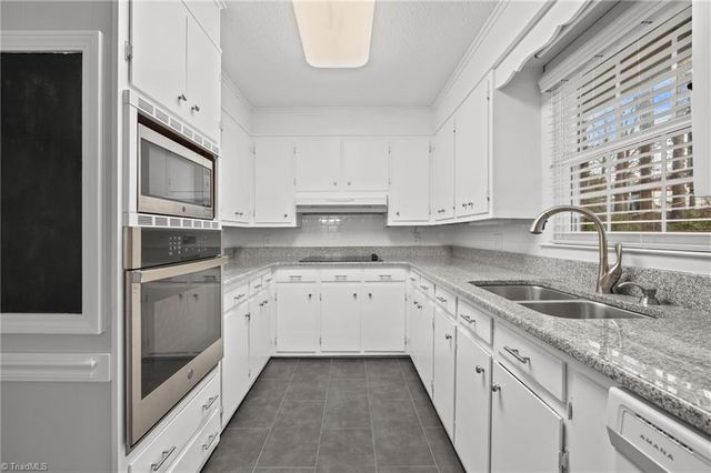 507 Valleybrook Drive, Jamestown, NC 27282