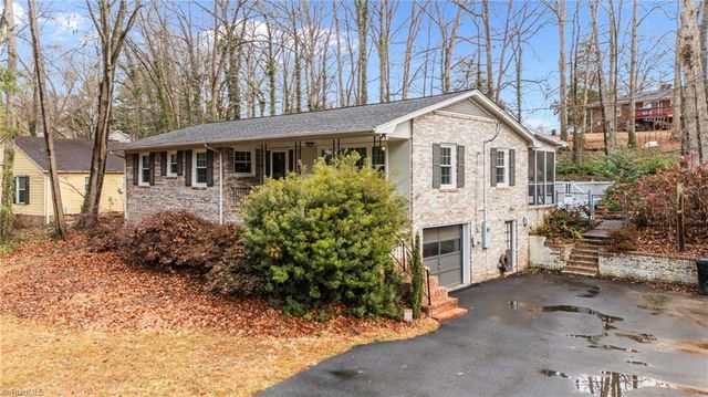 507 Valleybrook Drive, Jamestown, NC 27282