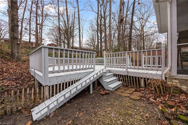 507 Valleybrook Drive, Jamestown, NC 27282