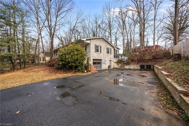 507 Valleybrook Drive, Jamestown, NC 27282