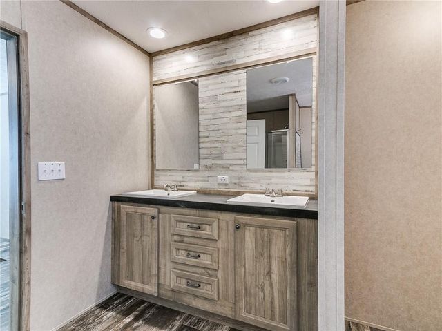 6245 Willow Bend Drive, Guthrie, OK 73044