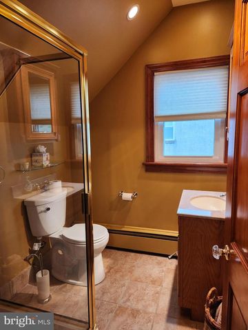 647 GROVE STREET, Bridgeport, PA 19405