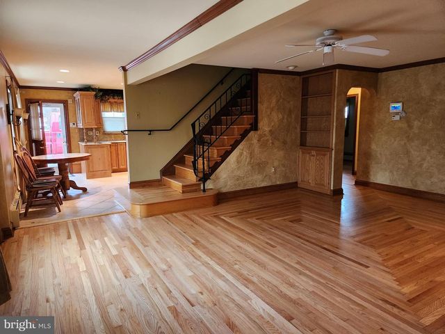 647 GROVE STREET, Bridgeport, PA 19405