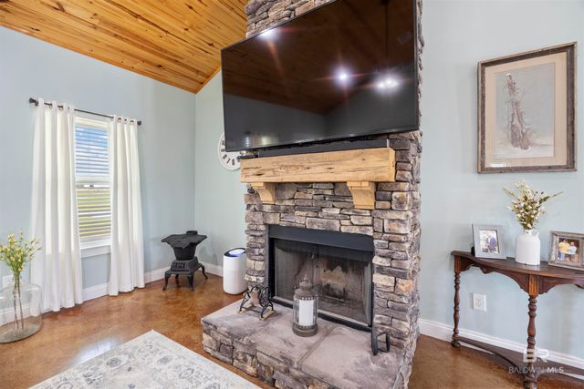24912 Brewer Road, Robertsdale, AL 36567