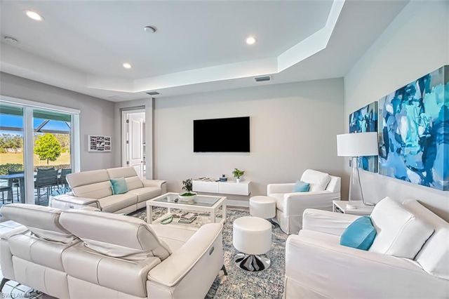 2925 Willow Ridge CT, Fort Myers, FL 33905