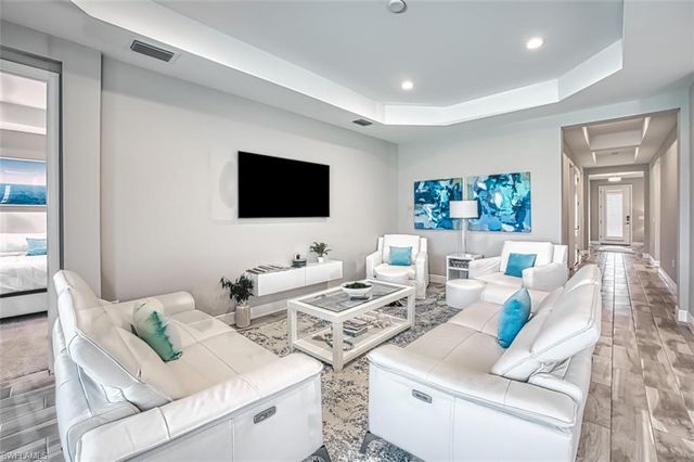 2925 Willow Ridge CT, Fort Myers, FL 33905