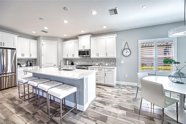 2925 Willow Ridge CT, Fort Myers, FL 33905