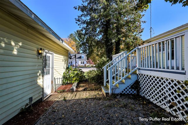 216 E Jefferson Street, Hart, MI 49420