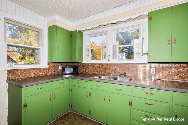 216 E Jefferson Street, Hart, MI 49420