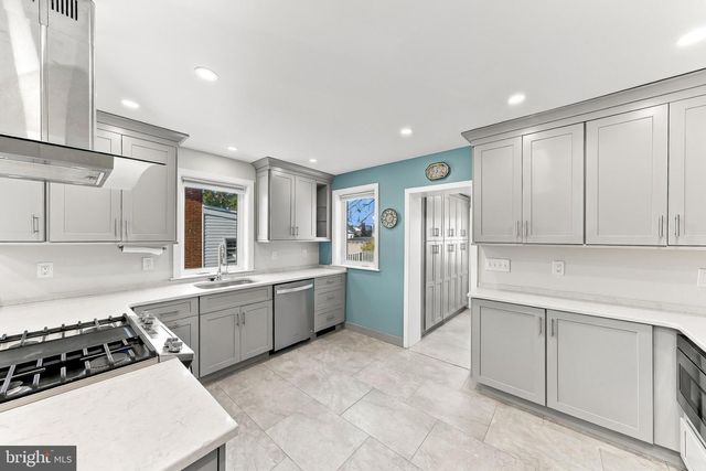 226 EDGEMONT AVE, Ardmore, PA 19003