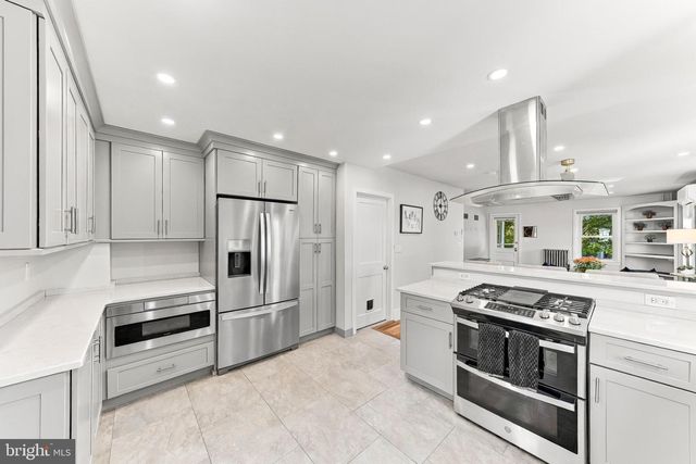 226 EDGEMONT AVE, Ardmore, PA 19003