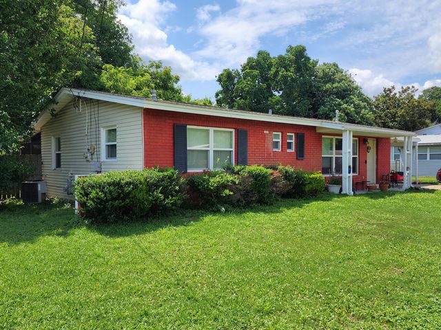 221 Destin Drive, Mary Esther, FL 32569