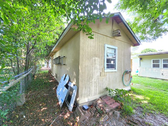 221 Destin Drive, Mary Esther, FL 32569
