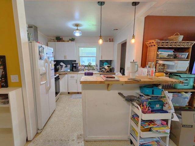 221 Destin Drive, Mary Esther, FL 32569