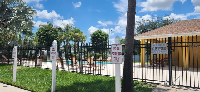 30021 PLAYA DEL REY LANE, Wesley Chapel, FL 33543