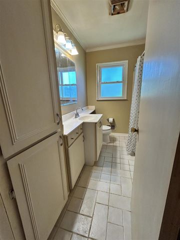 15464 Cameron Street, Southgate, MI 48195