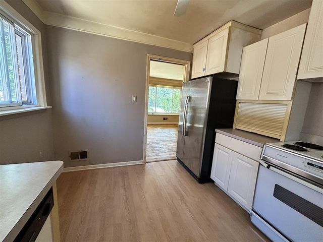 15464 Cameron Street, Southgate, MI 48195