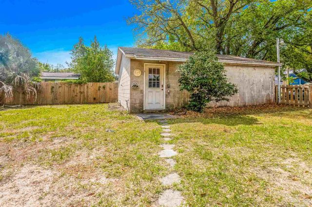 1701 E Bobe St, Pensacola, FL 32503