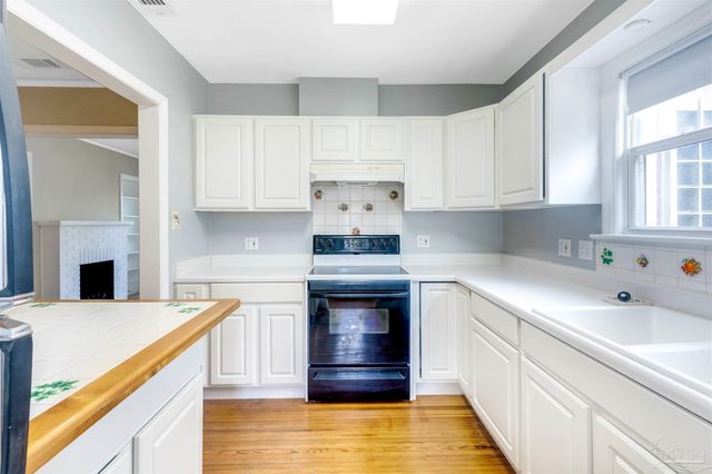 1701 E Bobe St, Pensacola, FL 32503