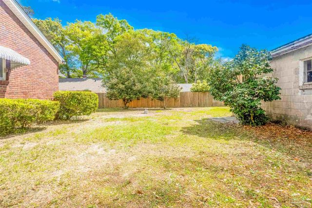 1701 E Bobe St, Pensacola, FL 32503