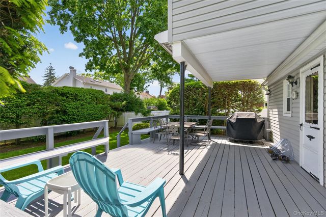 2062 E Webster Street, Merrick, NY 11566