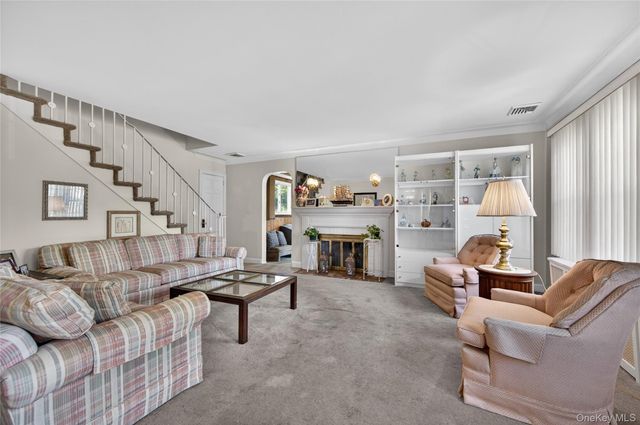 2062 E Webster Street, Merrick, NY 11566