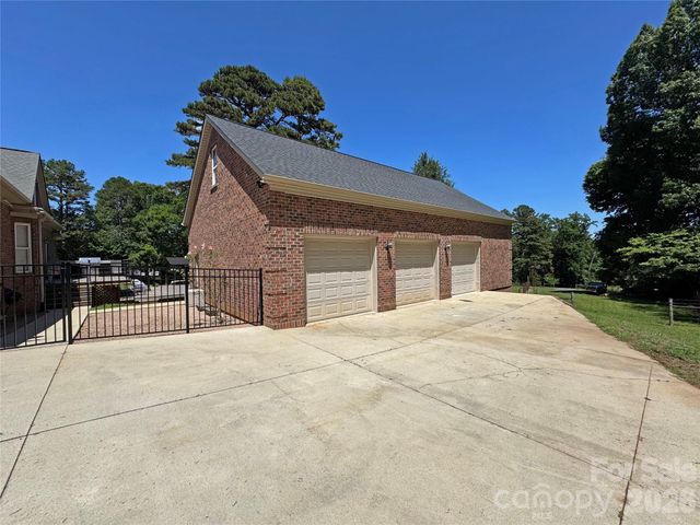 132 Monarch Lane, Mooresville, NC 28115