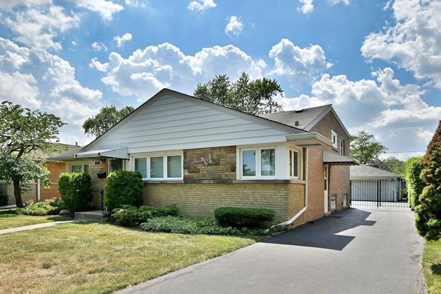 8532 N Olcott Avenue, Niles, IL 60714