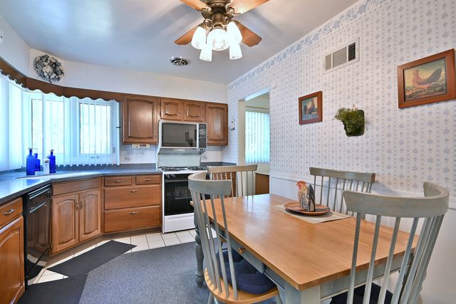 8532 N Olcott Avenue, Niles, IL 60714