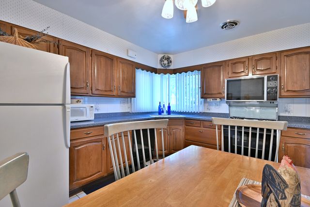 8532 N Olcott Avenue, Niles, IL 60714