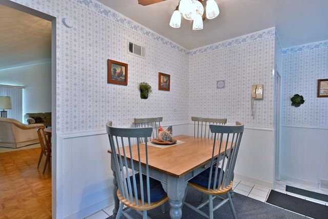 8532 N Olcott Avenue, Niles, IL 60714