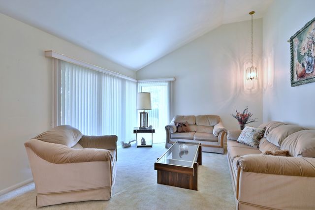 8532 N Olcott Avenue, Niles, IL 60714