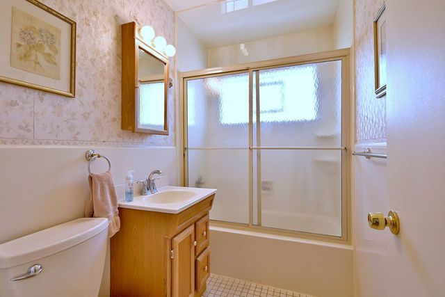 8532 N Olcott Avenue, Niles, IL 60714