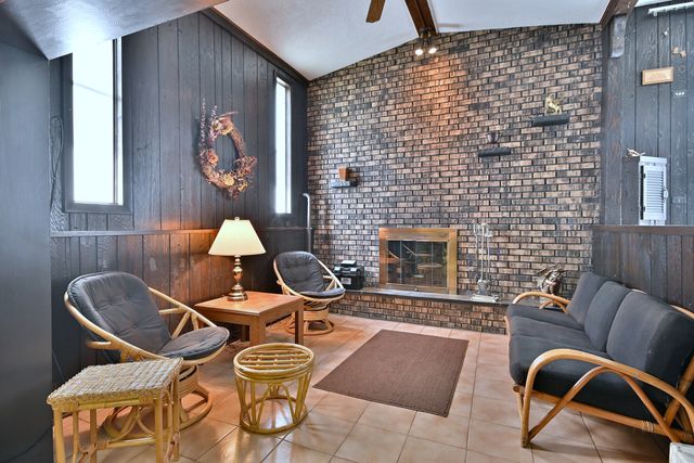 8532 N Olcott Avenue, Niles, IL 60714