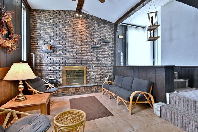 8532 N Olcott Avenue, Niles, IL 60714