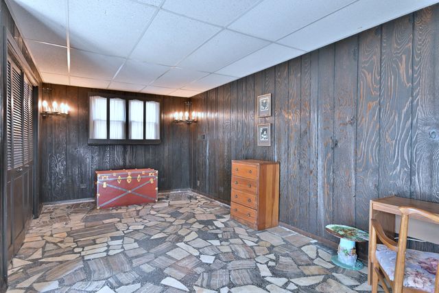 8532 N Olcott Avenue, Niles, IL 60714