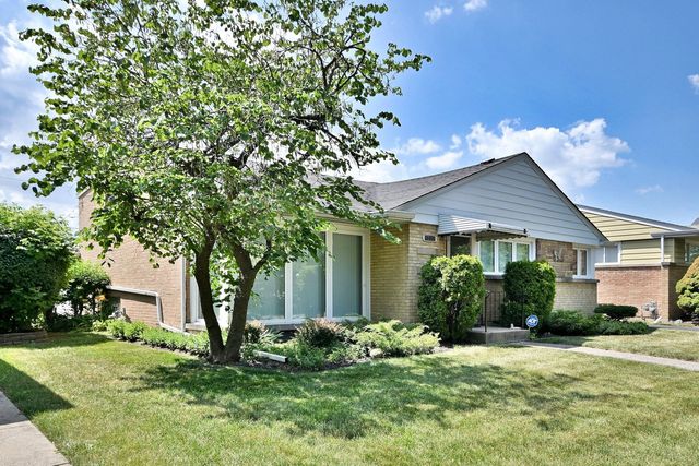 8532 N Olcott Avenue, Niles, IL 60714