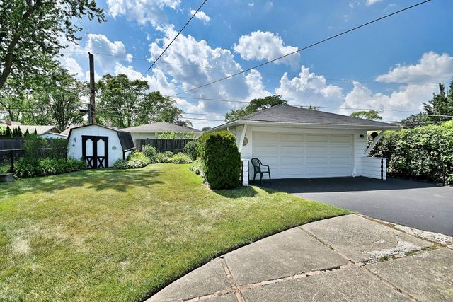 8532 N Olcott Avenue, Niles, IL 60714