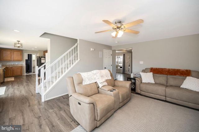 33 SUMMERFIELD LN, Fredericksburg, VA 22405