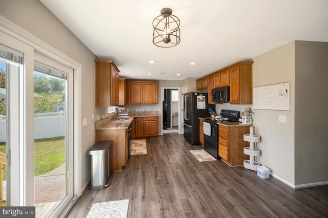 33 SUMMERFIELD LN, Fredericksburg, VA 22405