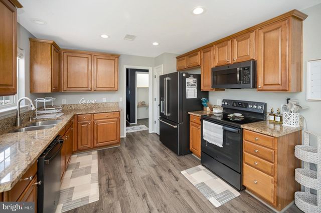 33 SUMMERFIELD LN, Fredericksburg, VA 22405