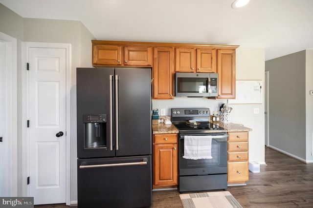 33 SUMMERFIELD LN, Fredericksburg, VA 22405