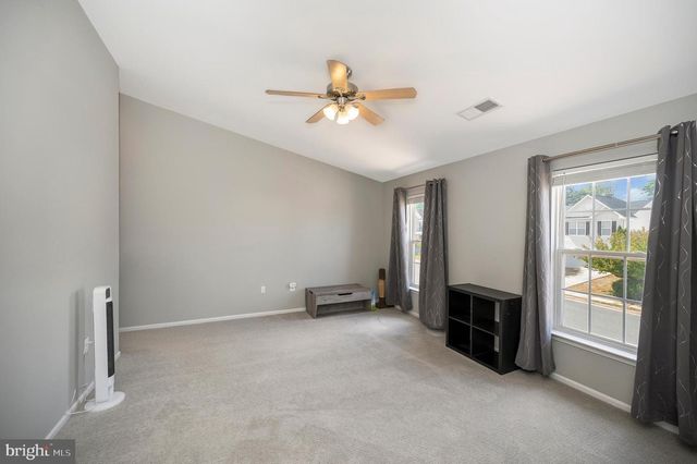 33 SUMMERFIELD LN, Fredericksburg, VA 22405