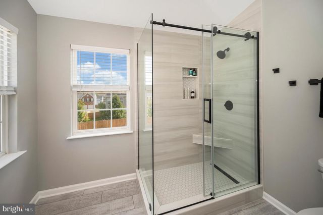 33 SUMMERFIELD LN, Fredericksburg, VA 22405