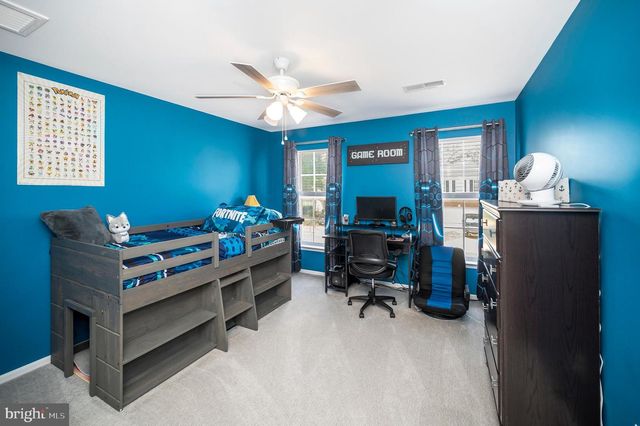 33 SUMMERFIELD LN, Fredericksburg, VA 22405