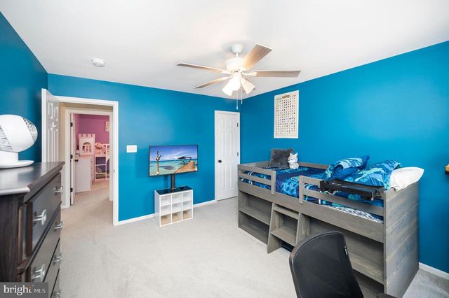 33 SUMMERFIELD LN, Fredericksburg, VA 22405